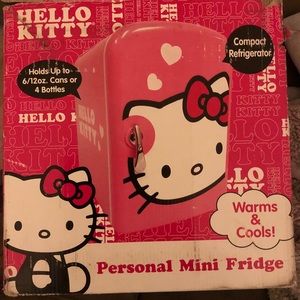 HELLO KITTY PERSONAL REFIGDERATOR